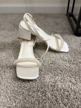 Pearl-Embellished Ivory Block Heel Sandals - Women